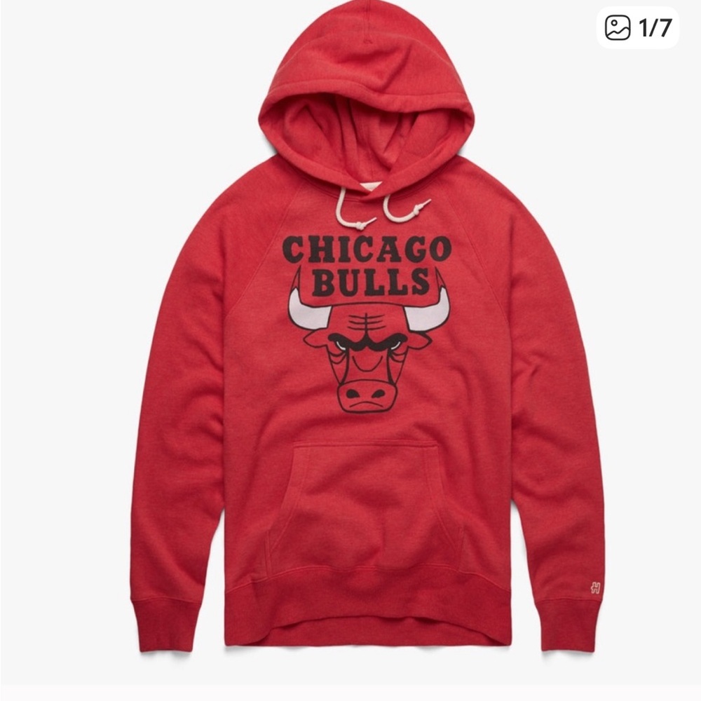 HOMAGE Chicago Bulls Logo Graphic Red Raglan Fleece Hoodie
